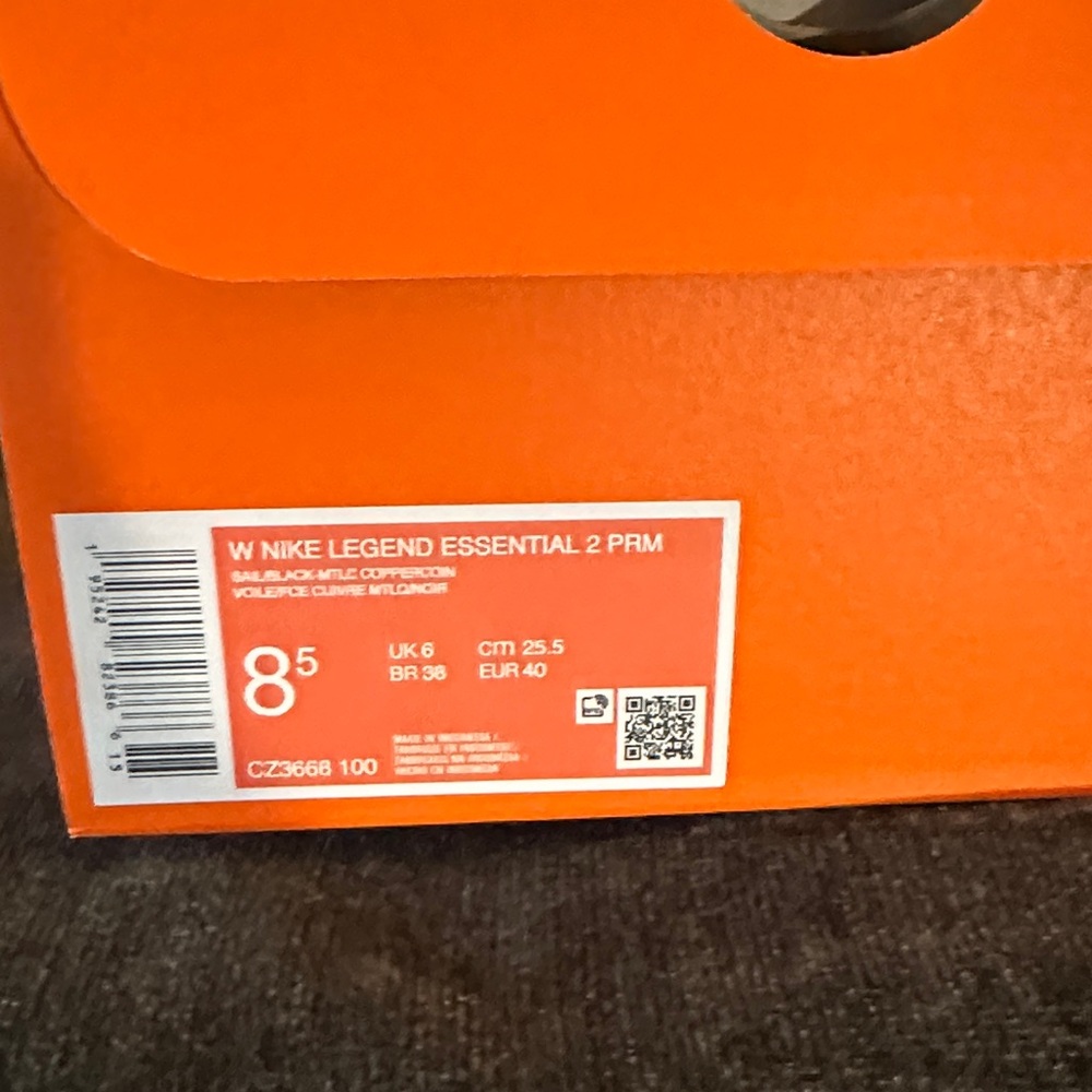 Nike Legend Essential 2 PRM - Picture 7 of 7